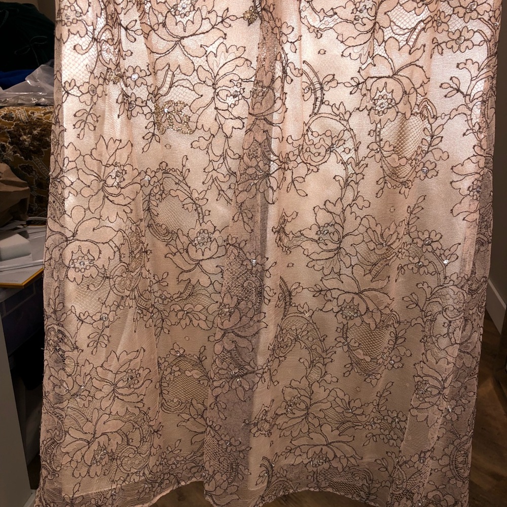 Victoria Royal Size 6 pink sequin gown - Picture 5 of 5